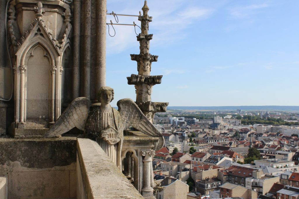 ZFE DE REIMS vue de l'église
